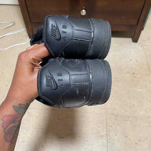 Nike Men's Black Sneakers - Picture 4 of 7